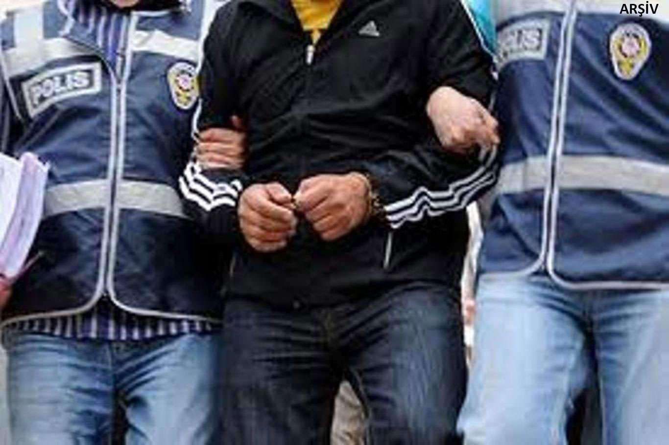 Kendilerini hâkim, savcı ve başkomiser olarak tanıtan dolandırıcılara operasyon Kendilerini hâkim, savcı ve başkomiser olarak tanıtan dolandırıcılara operasyon